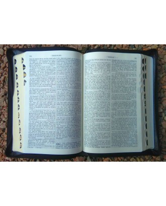 Biblia cu concordanţă şi explicaţii de lux, cu index şi aurită pe margini, fermoar,neagră, cuvintele Domnului Isus scrise cu roşu .